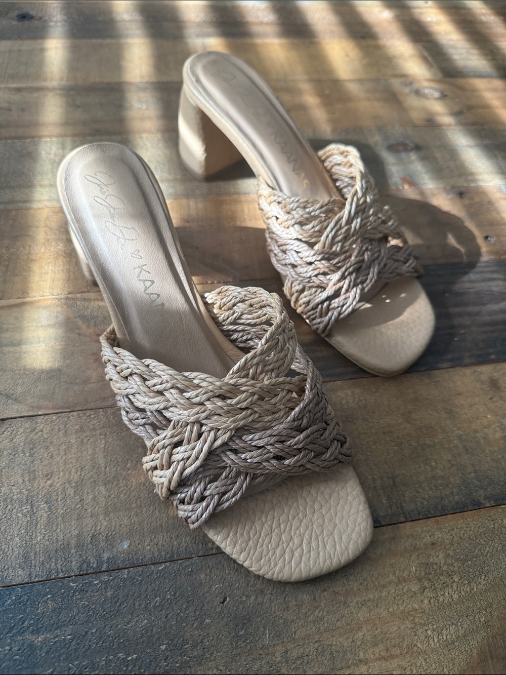 Kaanas x Jesse James Decker Slides